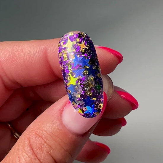 Video of decorated nail tip